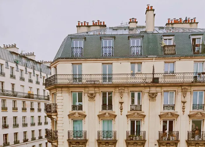 Le Pinky Bird - Bastille * Parijs